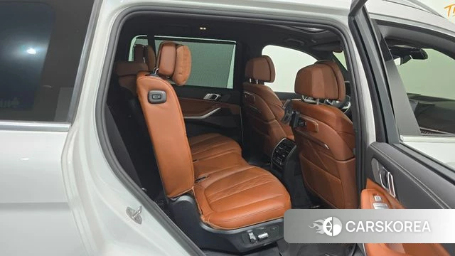 BMW X7 (G07) 2024 Белый из Кореи, фото 2