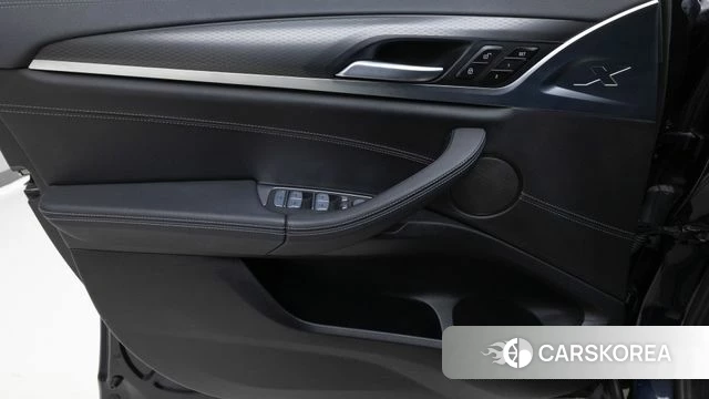 BMW X4 (G02) 2021 Черный из Кореи, фото 2