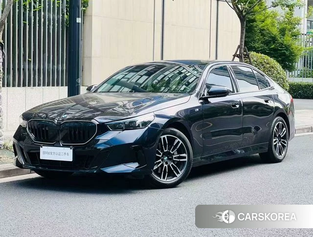 BMW 5 series 2025 Черный из Китая, фото 2