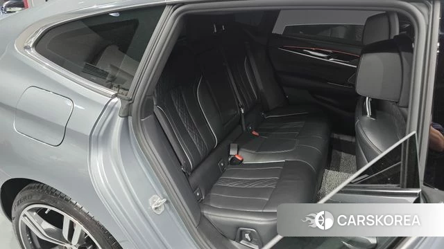 BMW 6 Series GT (G32) 2024 Серебристо-серый из Кореи, фото 2