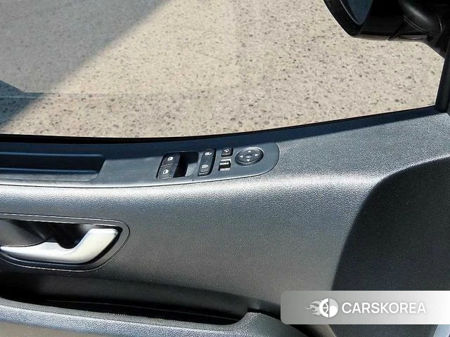 Hyundai Staria 2023 Белый из Кореи, фото 2