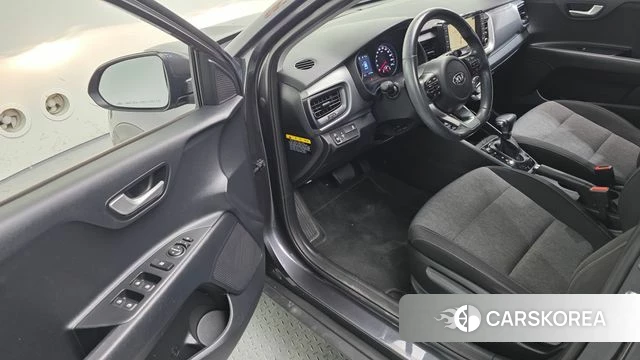 Kia Stonic 2018 Черный из Кореи, фото 2