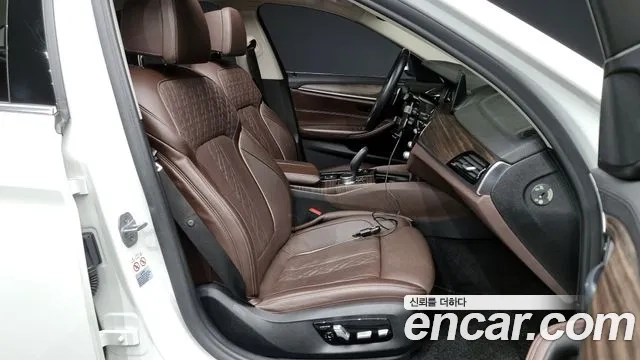 BMW 5 Series (G30) 2018 Белый из Кореи, фото 2