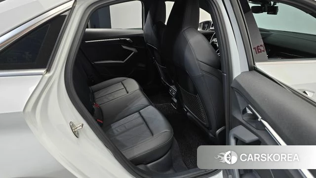 Audi A3 (8Y) 2023 Белый из Кореи, фото 2