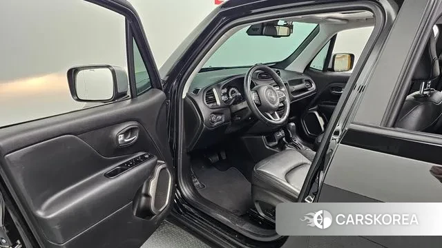 Jeep Renegade 2022 Черный из Кореи, фото 2