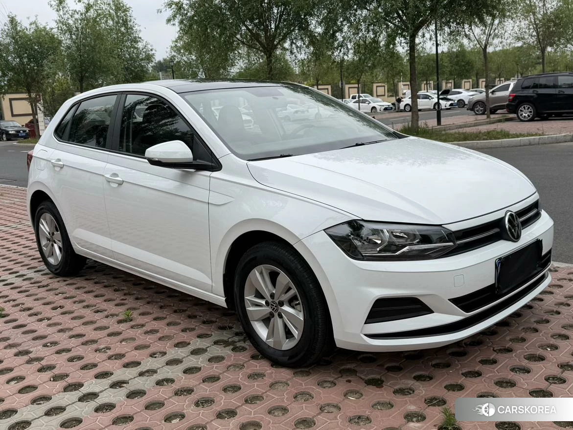 Volkswagen Polo 2023 Белый из Китая, фото 2