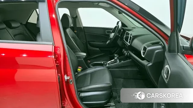 Hyundai Venue 2023 Красный из Кореи, фото 2