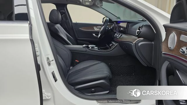 Mercedes-Benz E-Class W213 2020 Белый из Кореи, фото 2