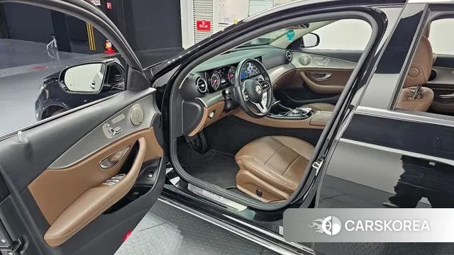 Mercedes-Benz E-Class W213 2019 Черный из Кореи, фото 2