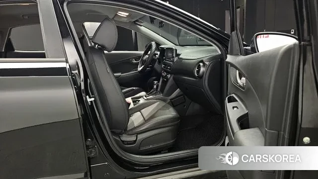 Hyundai Kona 2018 Черный из Кореи, фото 2