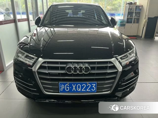 Audi Q5L 2019 Черный из Китая, фото 2