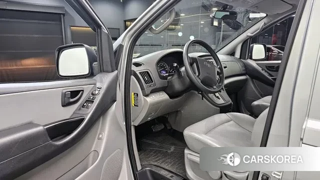 Hyundai The New Grand Starex 2019 Серебристо-серый из Кореи, фото 2