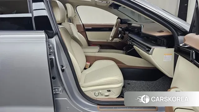 Hyundai Grandeur Hybrid (GN7) 2023 Серебристо-серый из Кореи, фото 2