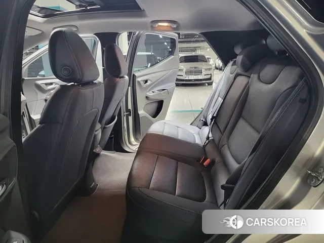 Chevrolet (GM Daewoo) Bolt EUV 2022 Серебряный из Кореи, фото 2