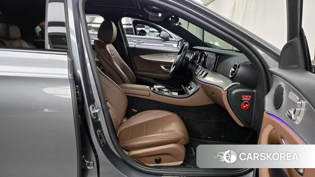 Mercedes-Benz E-Class W213 2020 Серый из Кореи, фото 2