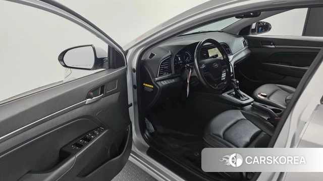 Hyundai Avante AD 2018 Серебристо-серый из Кореи, фото 2