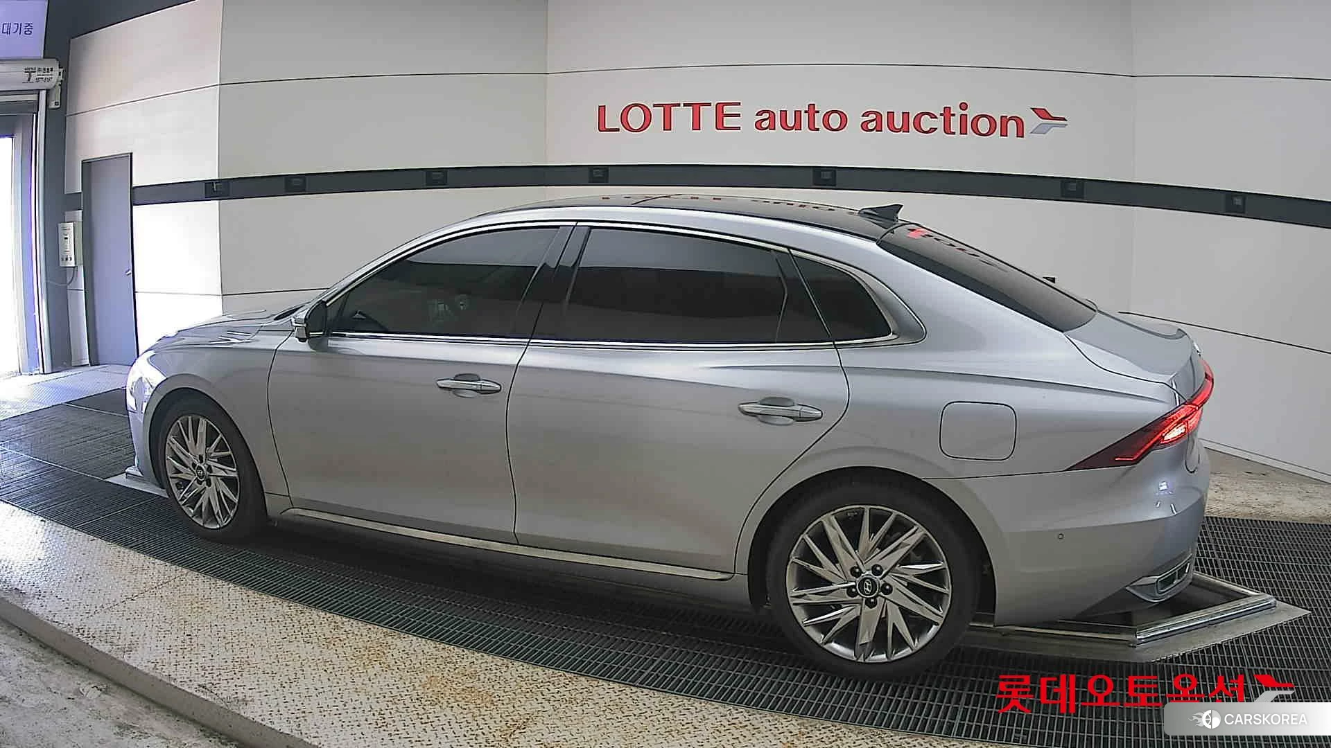 Hyundai Grandeur 2022 Shimmering Silver Metallic из Кореи, фото 2