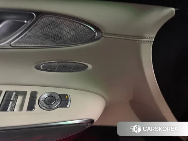 Genesis GV70 2021 Черный из Кореи, фото 2