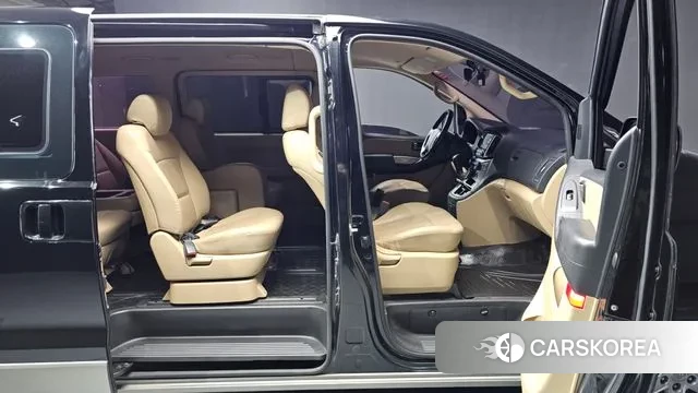 Hyundai The New Grand Starex 2019 Черный из Кореи, фото 2