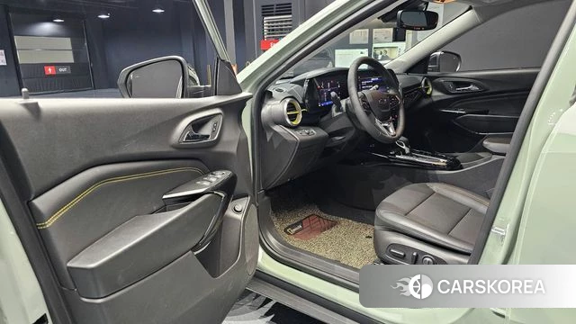 Chevrolet (GM Daewoo) Trax Crossover 2024 Зеленый из Кореи, фото 2