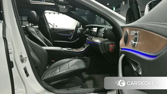 Mercedes-Benz E-Class W213 2021 Белый из Кореи, фото 2