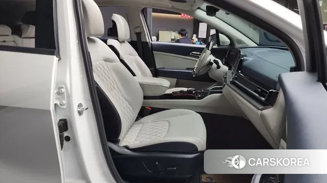 Kia Sportage 5th Generation 2022 Белый из Кореи, фото 2