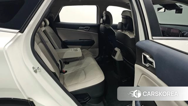 Kia Sportage 5th Generation Hybrid 2022 Белый из Кореи, фото 2
