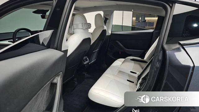 Tesla Model Y 2024 Серый из Кореи, фото 2