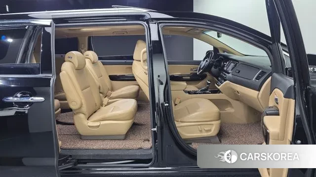 Kia The New Carnival 2019 Черный из Кореи, фото 2