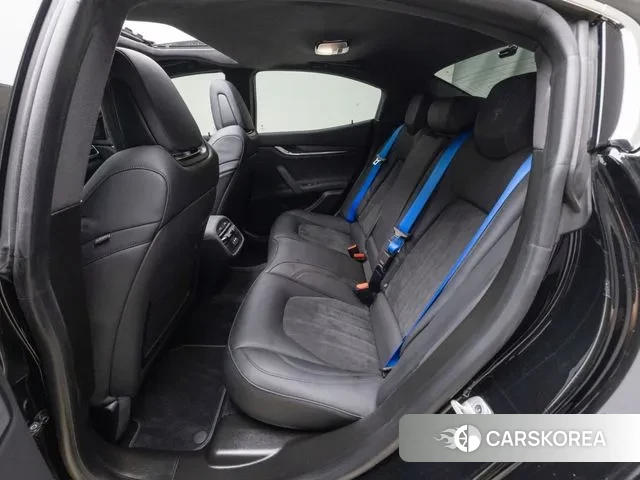 Maserati Ghibli 2022 Черный из Кореи, фото 2