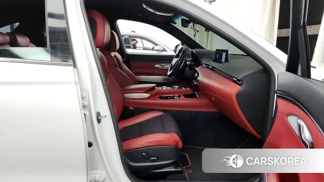 Genesis GV70 2021 Белый из Кореи, фото 2