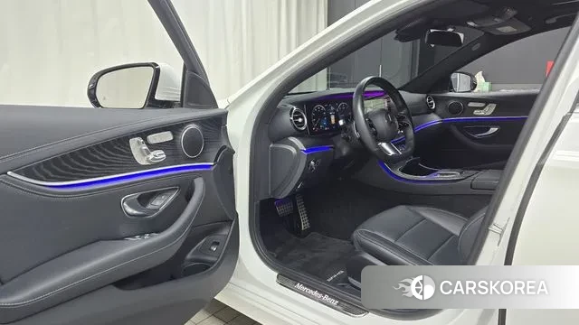 Mercedes-Benz E-Class W213 2020 Белый из Кореи, фото 2