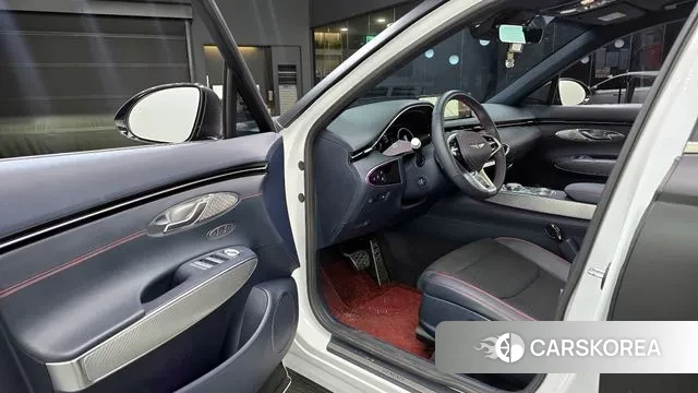 Genesis GV70 2021 Черный из Кореи, фото 2