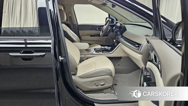 Kia Carnival 4th generation 2023 Черный из Кореи, фото 2