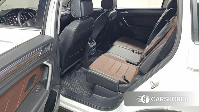 Volkswagen Tiguan Allspace 2024 Белый из Кореи, фото 2