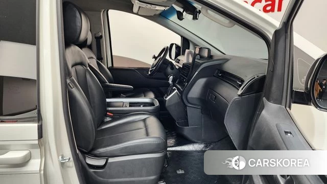 Hyundai Staria 2022 Белый из Кореи, фото 2