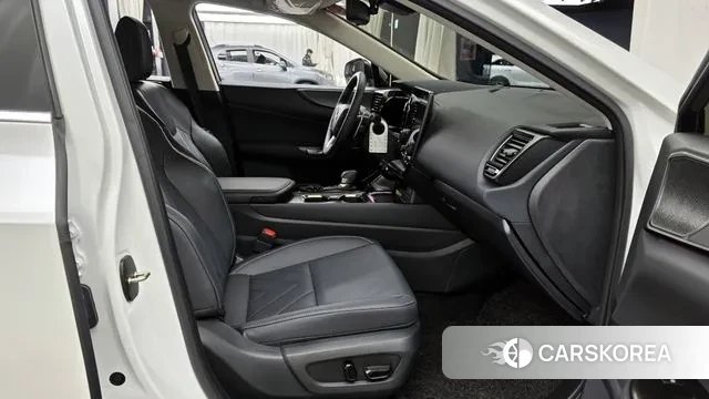 Lexus NX350h Second generation 2024 Белый из Кореи, фото 2