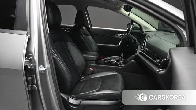 Kia Sportage 5th Generation 2023 Серебристо-серый из Кореи, фото 2