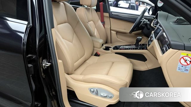 Porsche Macan 2023 Черный из Кореи, фото 2