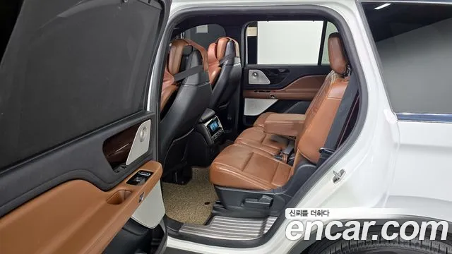 Lincoln Aviator 2nd generation 2021 Белый из Кореи, фото 2