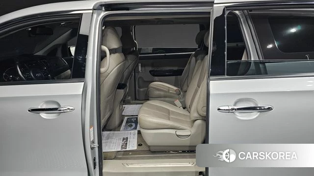 Kia The New Carnival 2019 Серебряный из Кореи, фото 2