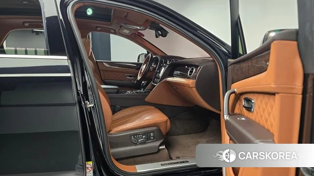 Bentley Bentayga 2018 Серый из Кореи, фото 2