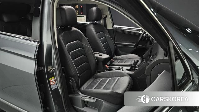 Volkswagen Tiguan Allspace 2020 Серый из Кореи, фото 2