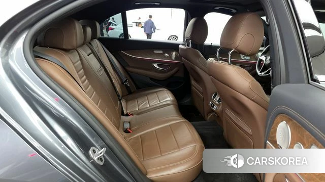 Mercedes-Benz E-Class W213 2021 Серый из Кореи, фото 2