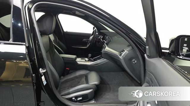 BMW 3 Series (G20) 2021 Черный из Кореи, фото 2