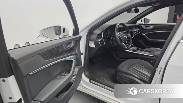 Audi A6 (C8) 2021 Белый из Кореи, фото 2