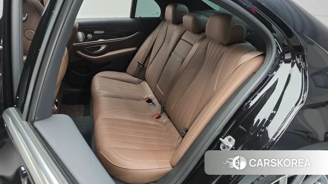 Mercedes-Benz E-Class W213 2023 Черный из Кореи, фото 2