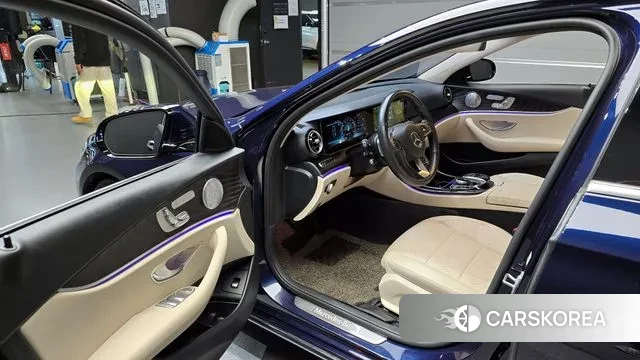 Mercedes-Benz E-Class W213 2018 Синий из Кореи, фото 2