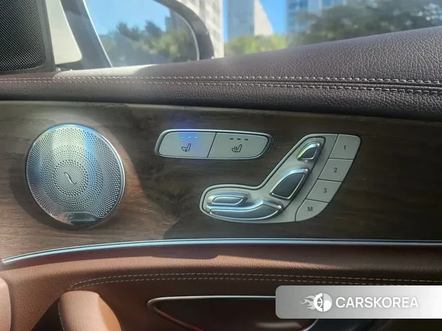 Mercedes-Benz E-Class W213 2018 Белый из Кореи, фото 2