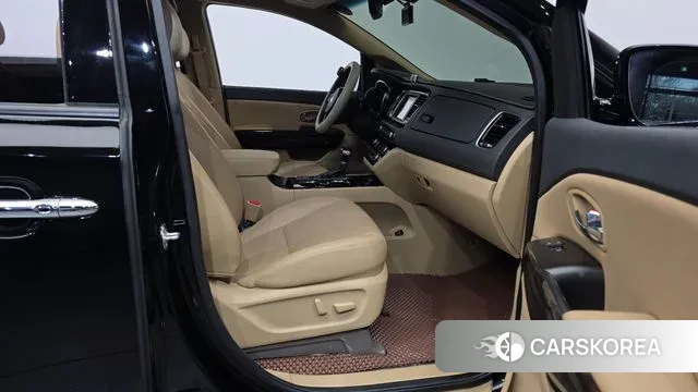 Kia The New Carnival 2018 Черный из Кореи, фото 2
